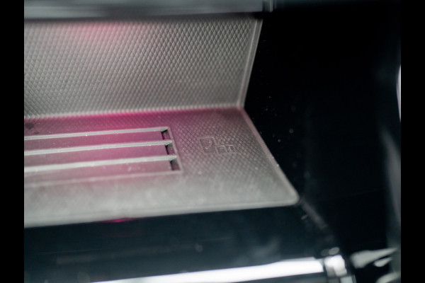 Volkswagen Golf 1.5 eTSI 50 Edition | Panodak | Trekhaak wegkl. | Stoelgeheugen | Head Up | IQ Light | Prijs Rijklaar!!