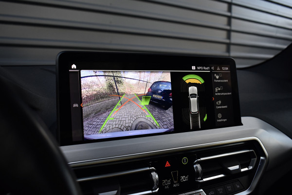 BMW X3 xDrive30e M Sport Shadow | Pano | ACC | Elek. Trekhaak | Camera | Live Cockpit Pro | 20'' Wielen |