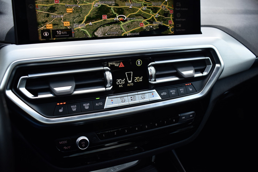 BMW X3 xDrive30e M Sport Shadow | Pano | ACC | Elek. Trekhaak | Camera | Live Cockpit Pro | 20'' Wielen |