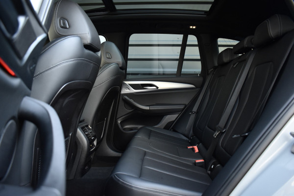 BMW X3 xDrive30e M Sport Shadow | Pano | ACC | Elek. Trekhaak | Camera | Live Cockpit Pro | 20'' Wielen |