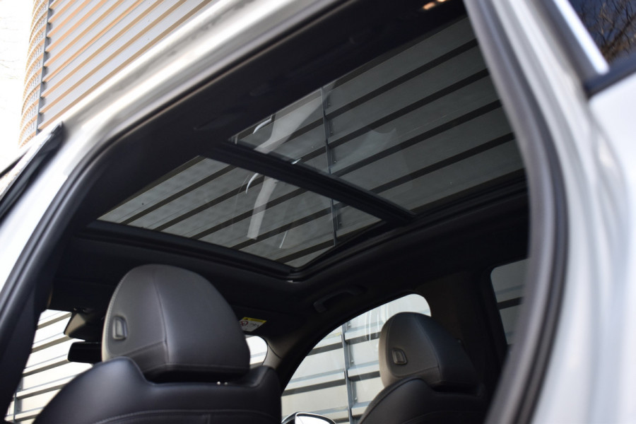 BMW X3 xDrive30e M Sport Shadow | Pano | ACC | Elek. Trekhaak | Camera | Live Cockpit Pro | 20'' Wielen |