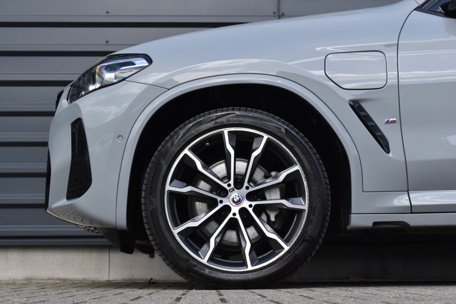 BMW X3 xDrive30e M Sport Shadow | Pano | ACC | Elek. Trekhaak | Camera | Live Cockpit Pro | 20'' Wielen |