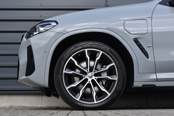 BMW X3 xDrive30e M Sport Shadow | Pano | ACC | Elek. Trekhaak | Camera | Live Cockpit Pro | 20'' Wielen |