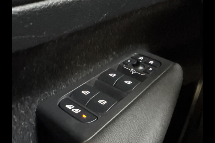 Volvo XC40 1.5 T5 262 PK AUT. RECHARGE R-DESIGN CAMERA/LEDER/PANORAMADAK****