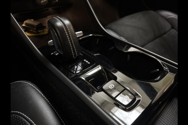 Volvo XC40 1.5 T5 262 PK AUT. RECHARGE R-DESIGN CAMERA/LEDER/PANORAMADAK****