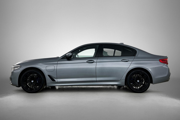 BMW 5 Serie 530e iPerformance High Executive M-Sport | 252PK | Dealer onderH | Sfeerverl | Head-up | StoelverW | Camera | Carplay