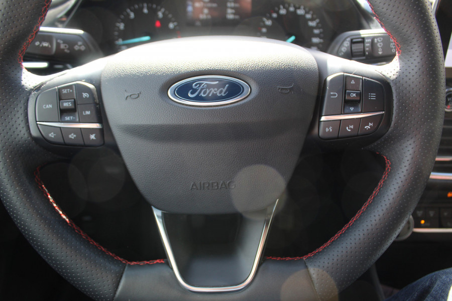 Ford Fiesta 1.0-125pk EcoBoost Mild-Hybrid ST-Line. Luxe, sportieve en goed onderhouden Fiesta ! Autm. airco, Cruise control, Lane assist, 17" Lmv, Parkeersensoren Achter, Metallic lak, Navigatie by Apple/Android, LED verlichting etc.