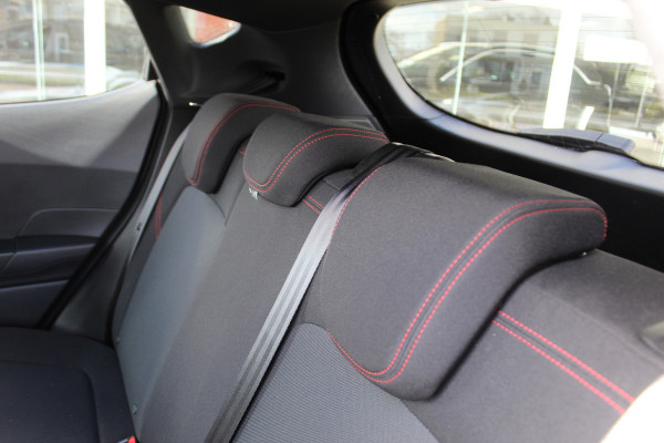 Ford Fiesta 1.0-125pk EcoBoost Mild-Hybrid ST-Line. Luxe, sportieve en goed onderhouden Fiesta ! Autm. airco, Cruise control, Lane assist, 17" Lmv, Parkeersensoren Achter, Metallic lak, Navigatie by Apple/Android, LED verlichting etc.