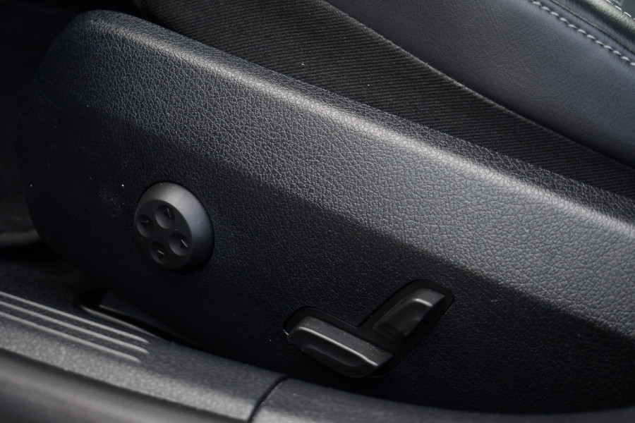 Mercedes-Benz C-Klasse Estate 300 e AMG Line Pano Trekh Distronic 360-camera