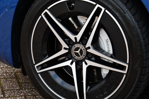 Mercedes-Benz C-Klasse Estate 300 e AMG Line Pano Trekh Distronic 360-camera