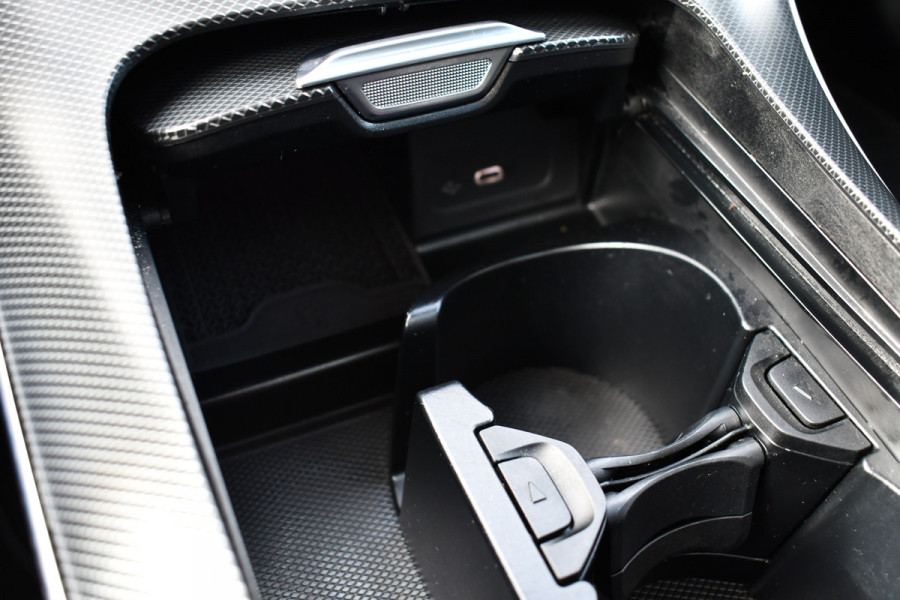 Mercedes-Benz C-Klasse Estate 300 e AMG Line Pano Trekh Distronic 360-camera