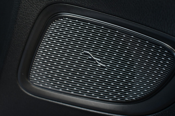 Mercedes-Benz C-Klasse Estate 300 e AMG Line Pano Trekh Distronic 360-camera