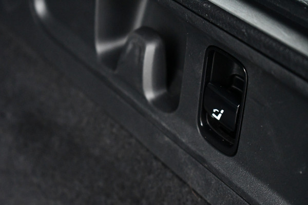 Mercedes-Benz C-Klasse Estate 300 e AMG Line Pano Trekh Distronic 360-camera