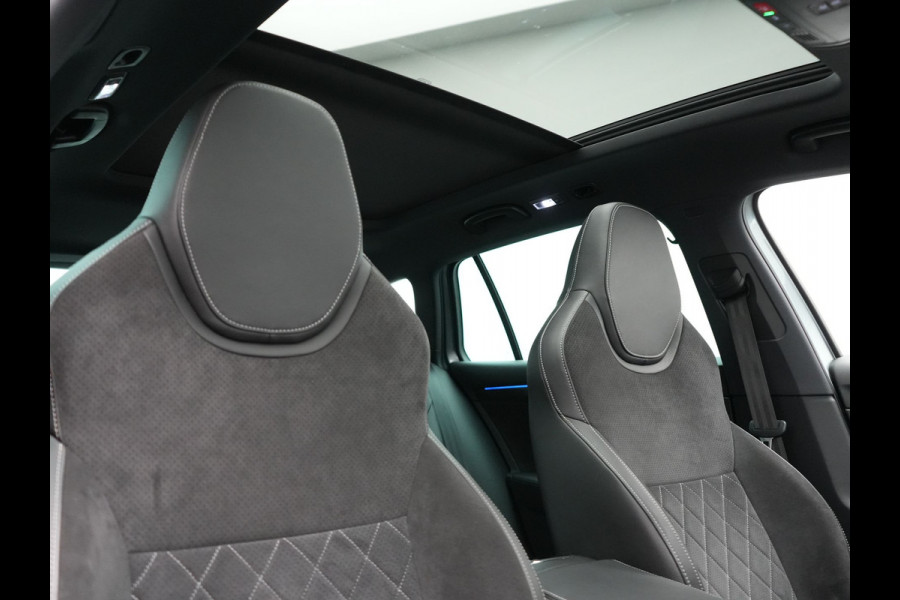 Škoda Superb Combi 1.4 TSI iV Sportline PHEV 218pk Dealer O.H | Panodak | Crystal LED | Camera | Alcantara Sportstoelen Memory & Verwarmd | Cruise Control | Sfeerverlichting | Apple Carplay | Keyless | Navigatie | Virtual | DAB | 19"L.M | Plug In Hybrid |