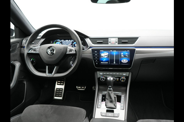 Škoda Superb Combi 1.4 TSI iV Sportline PHEV 218pk Dealer O.H | Panodak | Crystal LED | Camera | Alcantara Sportstoelen Memory & Verwarmd | Cruise Control | Sfeerverlichting | Apple Carplay | Keyless | Navigatie | Virtual | DAB | 19"L.M | Plug In Hybrid |