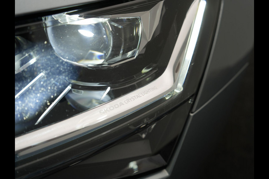 Škoda Superb Combi 1.4 TSI iV Sportline PHEV 218pk Dealer O.H | Panodak | Crystal LED | Camera | Alcantara Sportstoelen Memory & Verwarmd | Cruise Control | Sfeerverlichting | Apple Carplay | Keyless | Navigatie | Virtual | DAB | 19"L.M | Plug In Hybrid |
