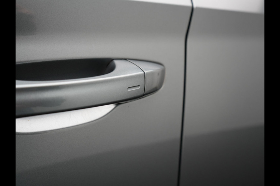 Škoda Superb Combi 1.4 TSI iV Sportline PHEV 218pk Dealer O.H | Panodak | Crystal LED | Camera | Alcantara Sportstoelen Memory & Verwarmd | Cruise Control | Sfeerverlichting | Apple Carplay | Keyless | Navigatie | Virtual | DAB | 19"L.M | Plug In Hybrid |