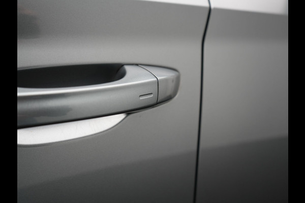 Škoda Superb Combi 1.4 TSI iV Sportline PHEV 218pk Dealer O.H | Panodak | Crystal LED | Camera | Alcantara Sportstoelen Memory & Verwarmd | Cruise Control | Sfeerverlichting | Apple Carplay | Keyless | Navigatie | Virtual | DAB | 19"L.M | Plug In Hybrid |