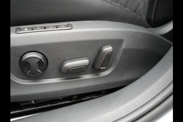 Škoda Superb Combi 1.4 TSI iV Sportline PHEV 218pk Dealer O.H | Panodak | Crystal LED | Camera | Alcantara Sportstoelen Memory & Verwarmd | Cruise Control | Sfeerverlichting | Apple Carplay | Keyless | Navigatie | Virtual | DAB | 19"L.M | Plug In Hybrid |