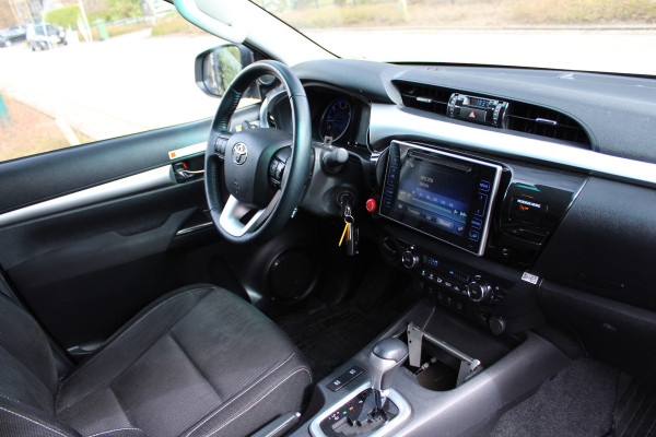 Toyota Hilux 2.4 D-4D 150PK E6 4WD Automaat Double Cab Professional 4x4 ✓ Trekhaak