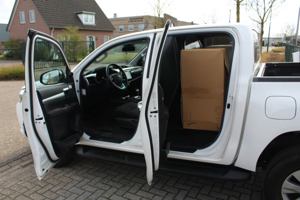 Toyota Hilux 2.4 D-4D 150PK E6 4WD Automaat Double Cab Professional 4x4 ✓ Trekhaak