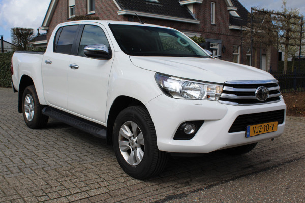 Toyota Hilux 2.4 D-4D 150PK E6 4WD Automaat Double Cab Professional 4x4 ✓ Trekhaak