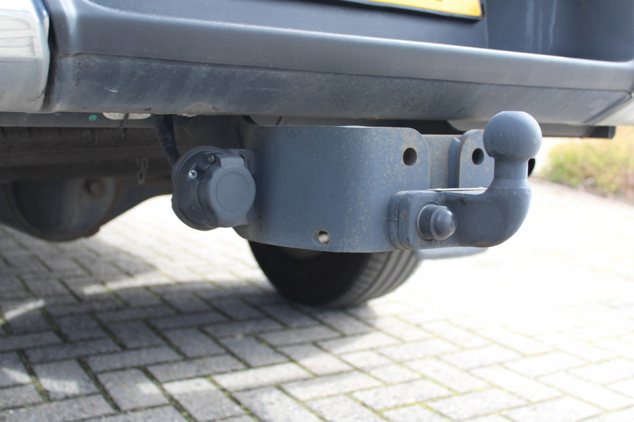 Toyota Hilux 2.4 D-4D 150PK E6 4WD Automaat Double Cab Professional 4x4 ✓ Trekhaak