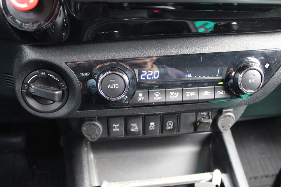 Toyota Hilux 2.4 D-4D 150PK E6 4WD Automaat Double Cab Professional 4x4 ✓ Trekhaak