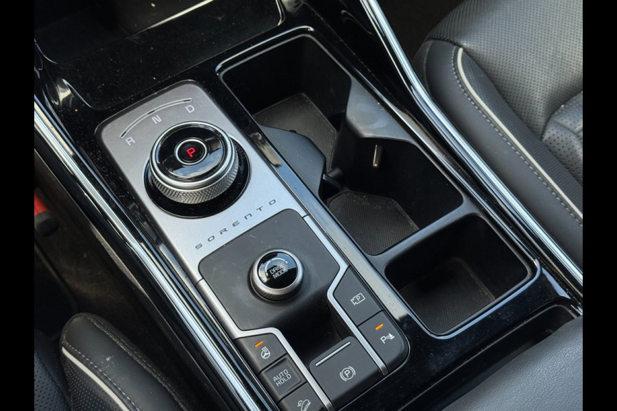Kia Sorento 1.6 T-GDI Hybrid 2WD ExecutiveLine 5p. | ACC, Pano, Leder, Carplay/Android, Trekhaak, NAP | 1e Eigenaar |