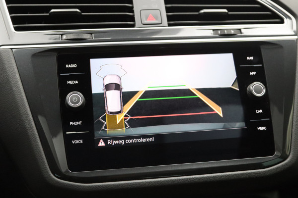Volkswagen Tiguan 1.4 TSI eHybrid 245 PK R-Line Business, Panoramadak, Winterpakket, Adap. Cruise Control,