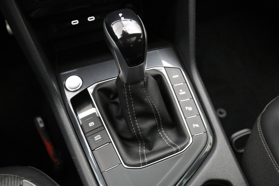 Volkswagen Tiguan 1.4 TSI eHybrid 245 PK R-Line Business, Panoramadak, Winterpakket, Adap. Cruise Control,