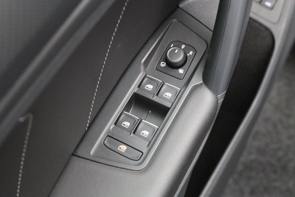 Volkswagen Tiguan 1.4 TSI eHybrid 245 PK R-Line Business, Panoramadak, Winterpakket, Adap. Cruise Control,
