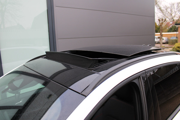 Ford Kuga 2.5 PHEV ST-Line X | Black Pack | Trekhaak | Panoramadak | AGR | Led | Head-up | B&O