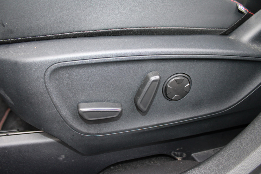 Ford Kuga 2.5 PHEV ST-Line X | Black Pack | Trekhaak | Panoramadak | AGR | Led | Head-up | B&O