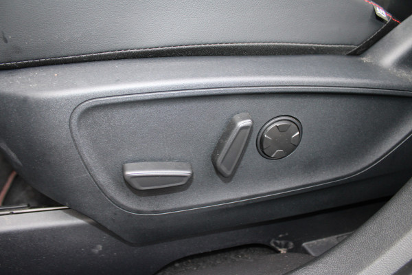 Ford Kuga 2.5 PHEV ST-Line X | Black Pack | Trekhaak | Panoramadak | AGR | Led | Head-up | B&O