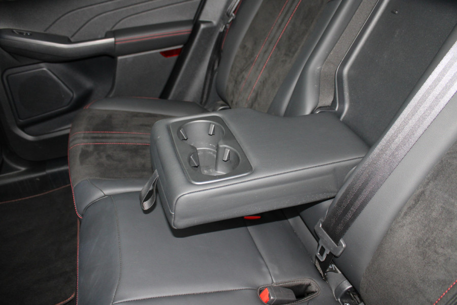 Ford Kuga 2.5 PHEV ST-Line X | Black Pack | Trekhaak | Panoramadak | AGR | Led | Head-up | B&O