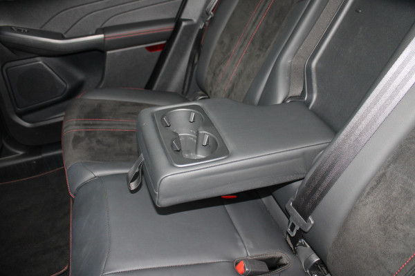 Ford Kuga 2.5 PHEV ST-Line X | Black Pack | Trekhaak | Panoramadak | AGR | Led | Head-up | B&O