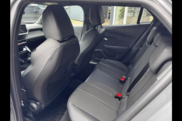 Peugeot e-2008 EV GT Avantage 54 kWh | 97% SOH | Camera 360 | NL-Auto | Adaptive Cruise | Navigatie | Virtual Cockpit