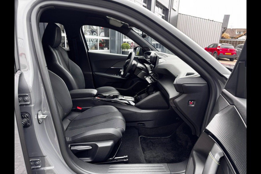 Peugeot e-2008 EV GT Avantage 54 kWh | 97% SOH | Camera 360 | NL-Auto | Adaptive Cruise | Navigatie | Virtual Cockpit