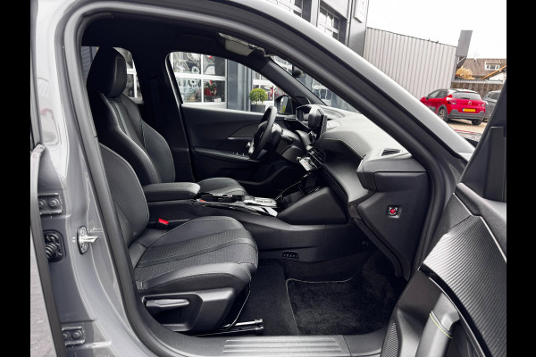 Peugeot e-2008 EV GT Avantage 54 kWh | 97% SOH | Camera 360 | NL-Auto | Adaptive Cruise | Navigatie | Virtual Cockpit