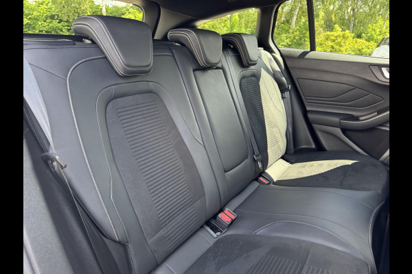 Ford FOCUS Wagon 2.3 EcoBoost ST-3 280pk | Adaptieve cruise control | Adaptieve LED |  Trekhaak | Winter Pack | Bang&Olufsen | Elektrische achterklep | Head up Display | Incl Orignele ST velgen