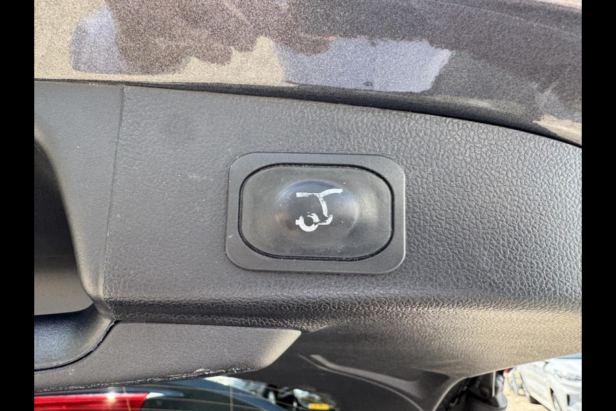 Ford FOCUS Wagon 2.3 EcoBoost ST-3 280pk | Adaptieve cruise control | Adaptieve LED |  Trekhaak | Winter Pack | Bang&Olufsen | Elektrische achterklep | Head up Display | Incl Orignele ST velgen