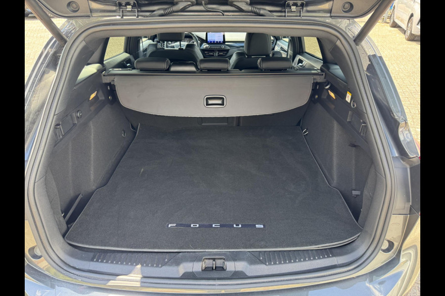 Ford FOCUS Wagon 2.3 EcoBoost ST-3 280pk | Adaptieve cruise control | Adaptieve LED |  Trekhaak | Winter Pack | Bang&Olufsen | Elektrische achterklep | Head up Display | Incl Orignele ST velgen