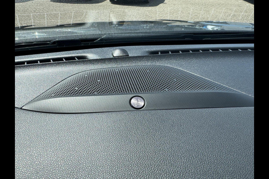 Ford FOCUS Wagon 2.3 EcoBoost ST-3 280pk | Adaptieve cruise control | Adaptieve LED |  Trekhaak | Winter Pack | Bang&Olufsen | Elektrische achterklep | Head up Display | Incl Orignele ST velgen