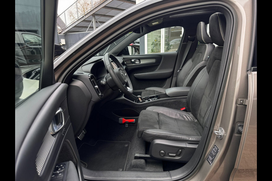 Volvo XC40 1.5 T5 Recharge R-Design NL-auto | Schuif- Kanteldak | H&K | Trekhaak | Stoelverwarming | Memory | Adaptive Cruise