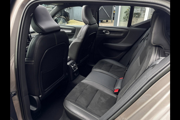 Volvo XC40 1.5 T5 Recharge R-Design NL-auto | Schuif- Kanteldak | H&K | Trekhaak | Stoelverwarming | Memory | Adaptive Cruise