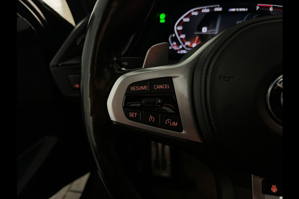 BMW 1-serie M135i xDrive Executive Pano|Keyless|Sfeer|HuD