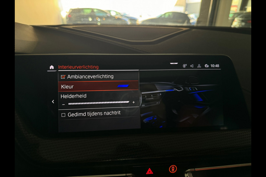 BMW 1-serie M135i xDrive Executive Pano|Keyless|Sfeer|HuD