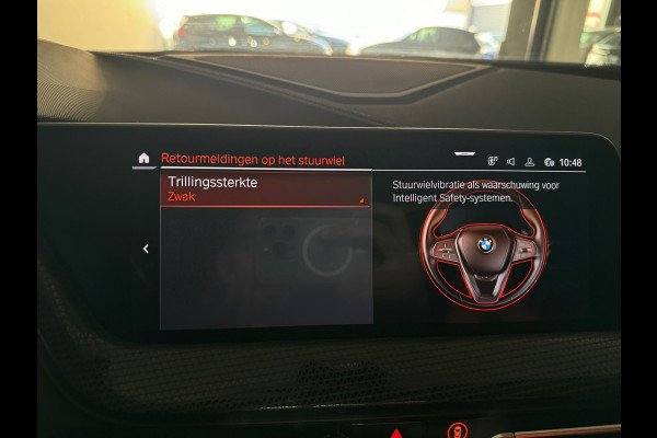 BMW 1-serie M135i xDrive Executive Pano|Keyless|Sfeer|HuD