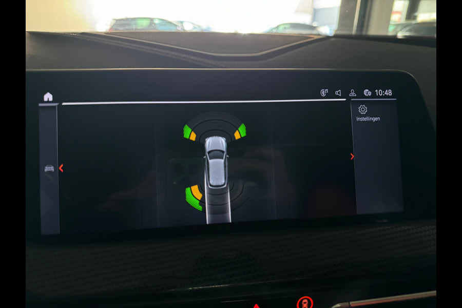 BMW 1-serie M135i xDrive Executive Pano|Keyless|Sfeer|HuD